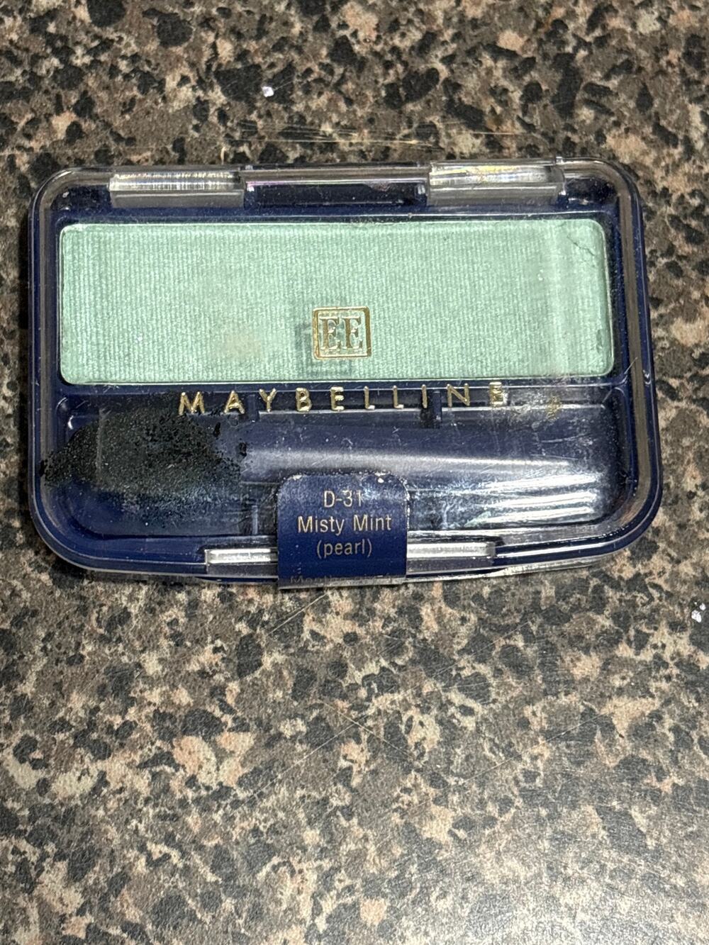 MAYBELLINE Expert Eyes Eye Shadow .10 oz 2.9 g Misty Mint Pearl #D31